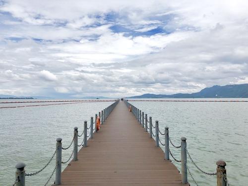 The Causeway of Dianchi Lake，Haigeng Park