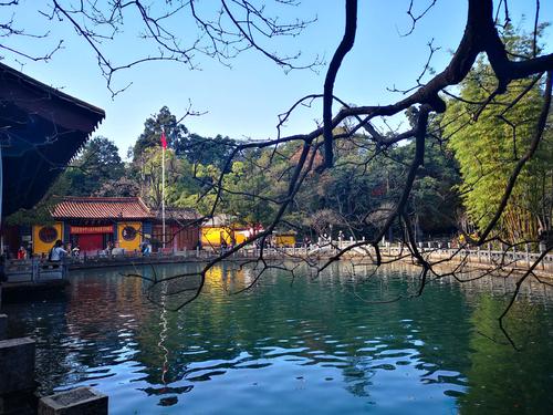 Inside Scenery，Heilongtan Park