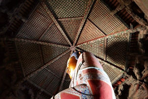 Sakyamuni con un'altezza di 11 metri nella Pagoda di Legno Yingxian