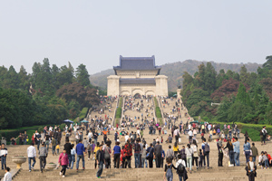Mausoleo di Sun Yat-sen e turisti