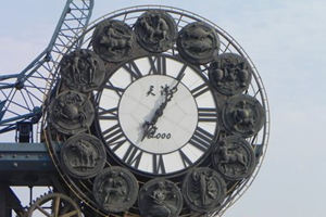 Dettagli dell'Orologio del Secolo 2000.jpg