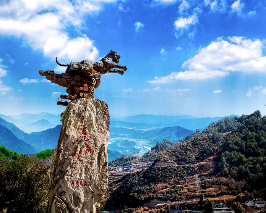 China Tours with Tiger Leaping Gorge Hiking