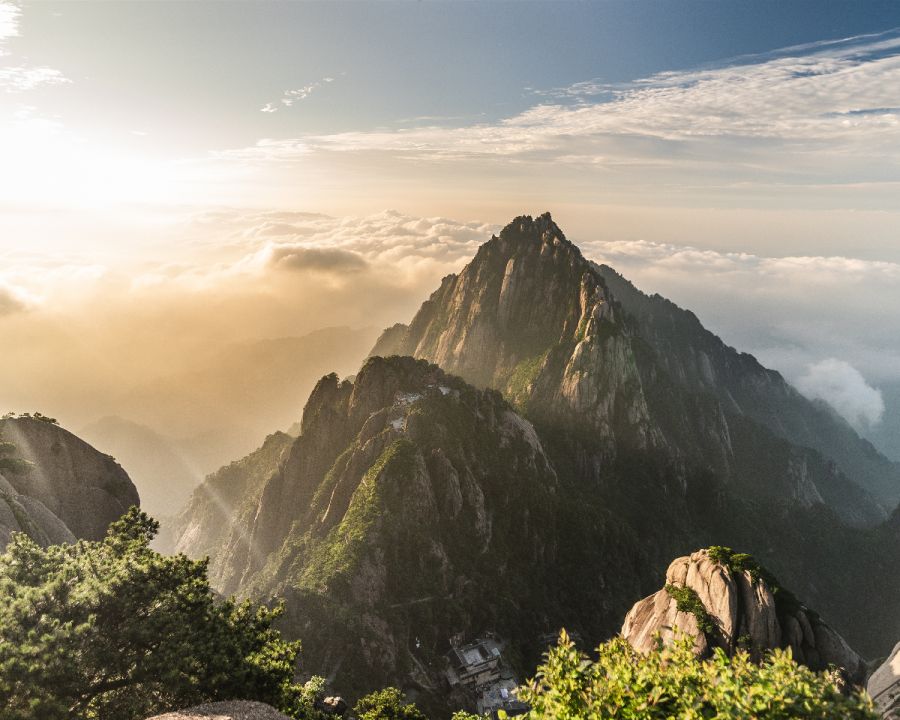 Huangshan Classic Hiking Tour