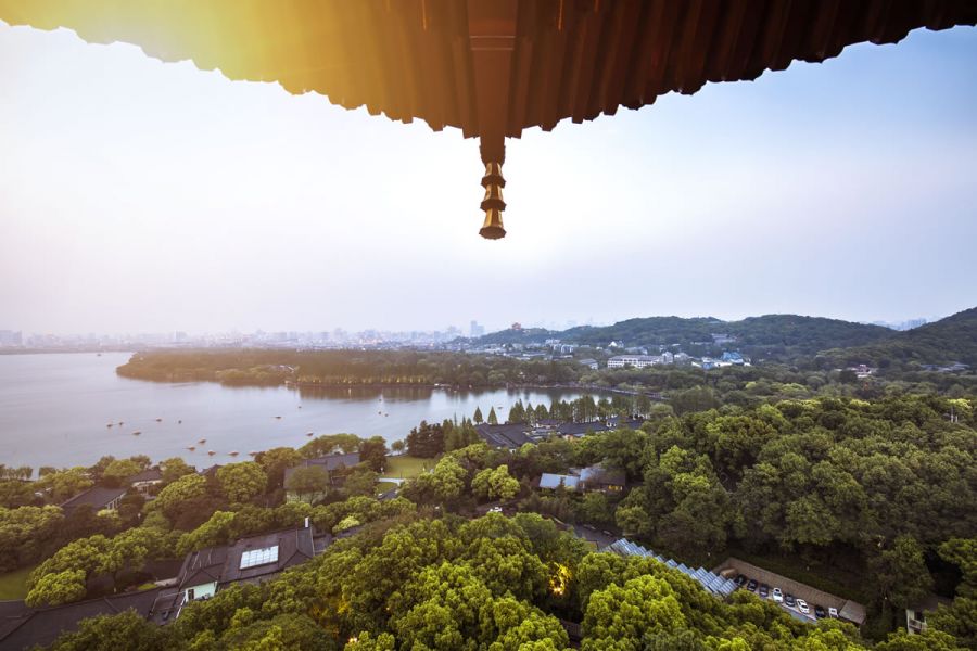 Viaggio con Famiglia in Cina con i Bambini: visita al Panda Gigante e a Disneyland