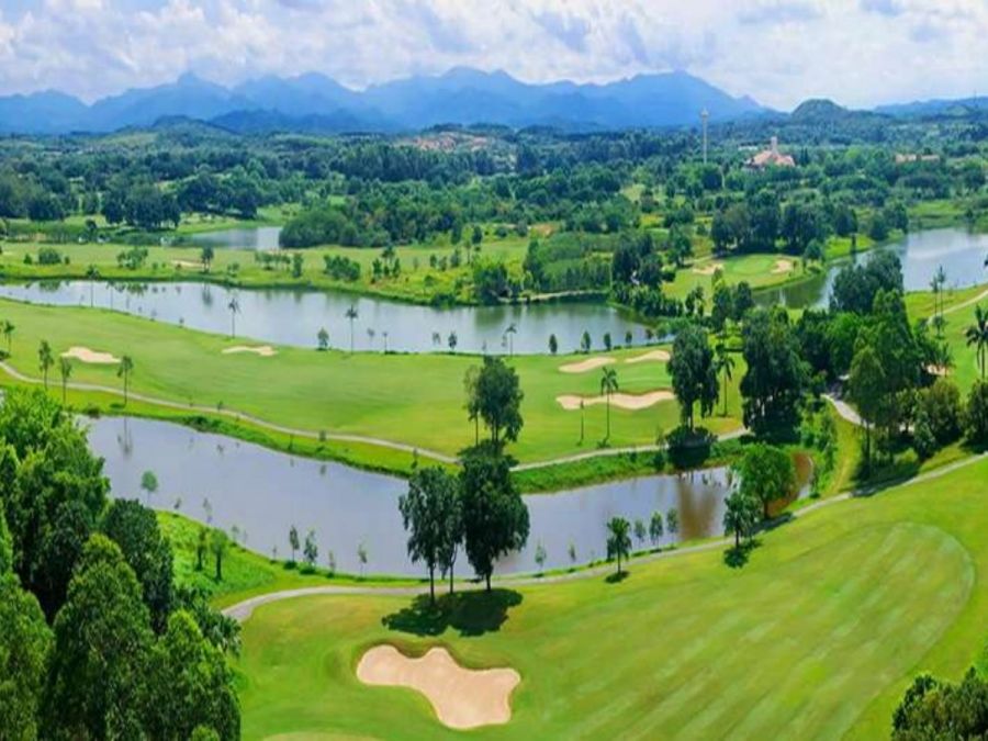 Viaje Lujoso de Golf & Vino en China